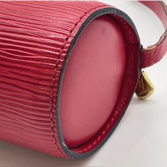 Authentic Louis Vuitton Epi Red Soufflo Pouch W/Bag - Picture 7 of 16
